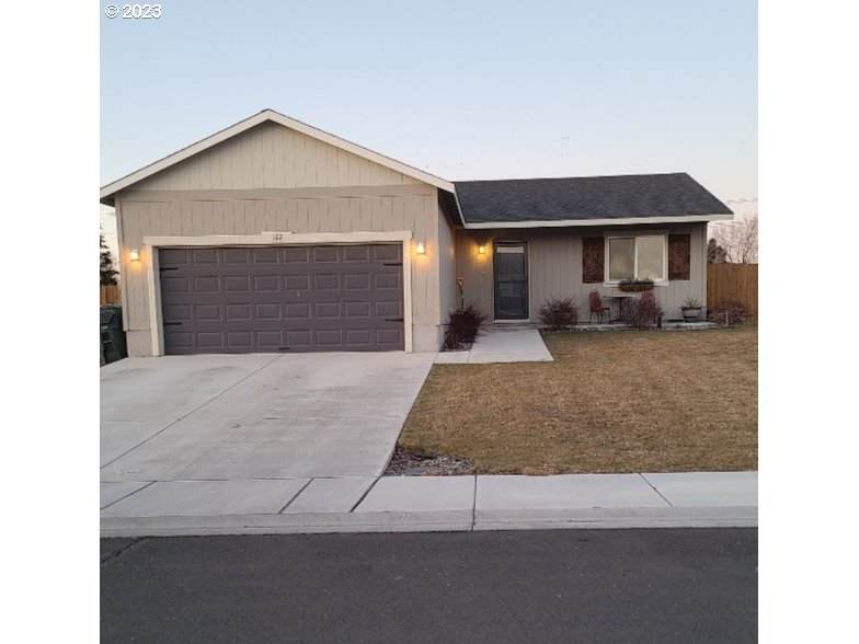 122 Falcon Ct - Photo 1