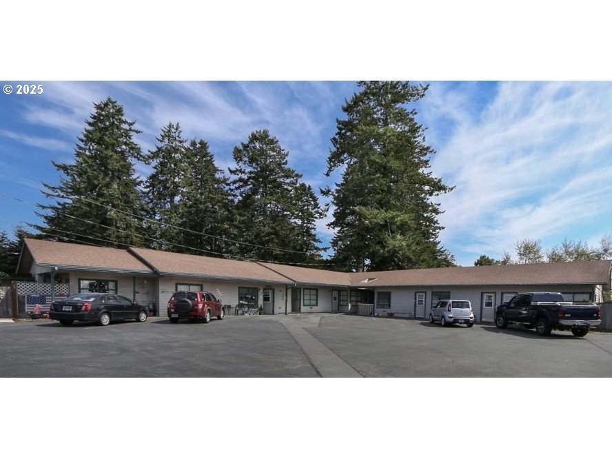 542 Pacific Ave - Photo 1