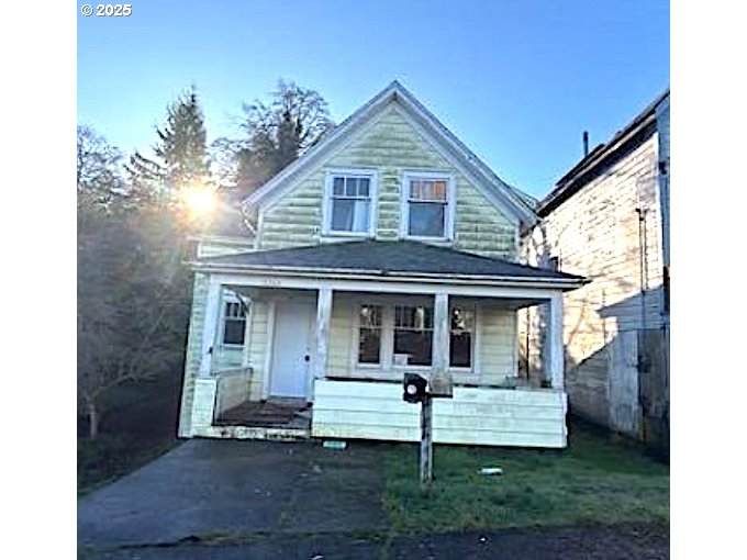1741 Franklin Ave - Photo 1