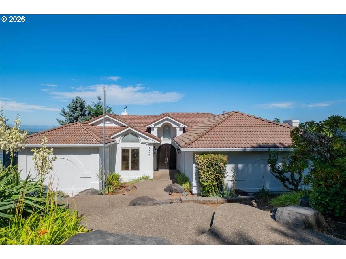 2469 Crestmont Cir - Photo 1