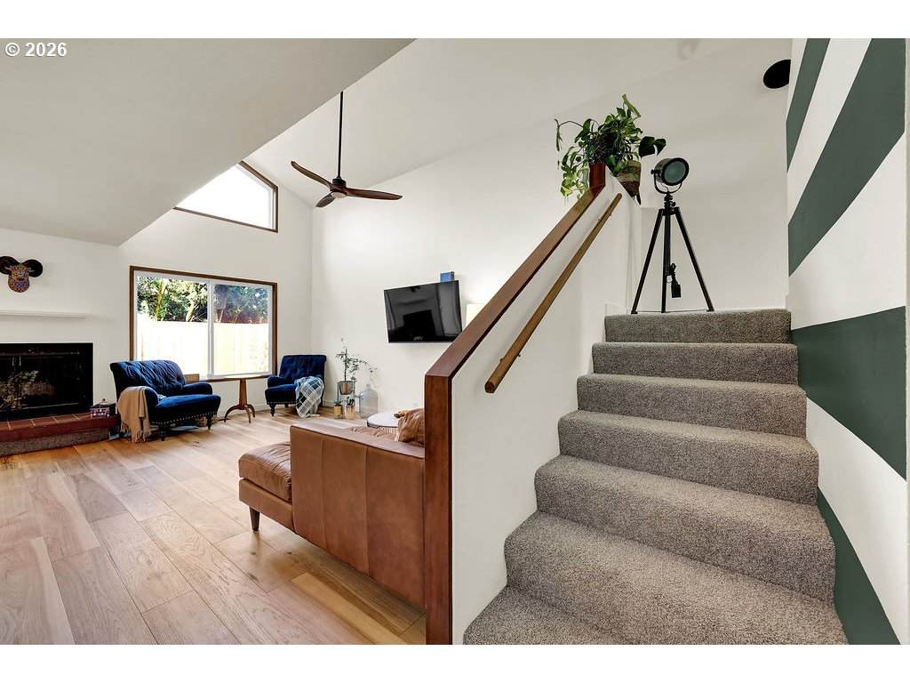 https://bt-photos.global.ssl.fastly.net/portland/orig_boomver_2_292376395-2.jpg