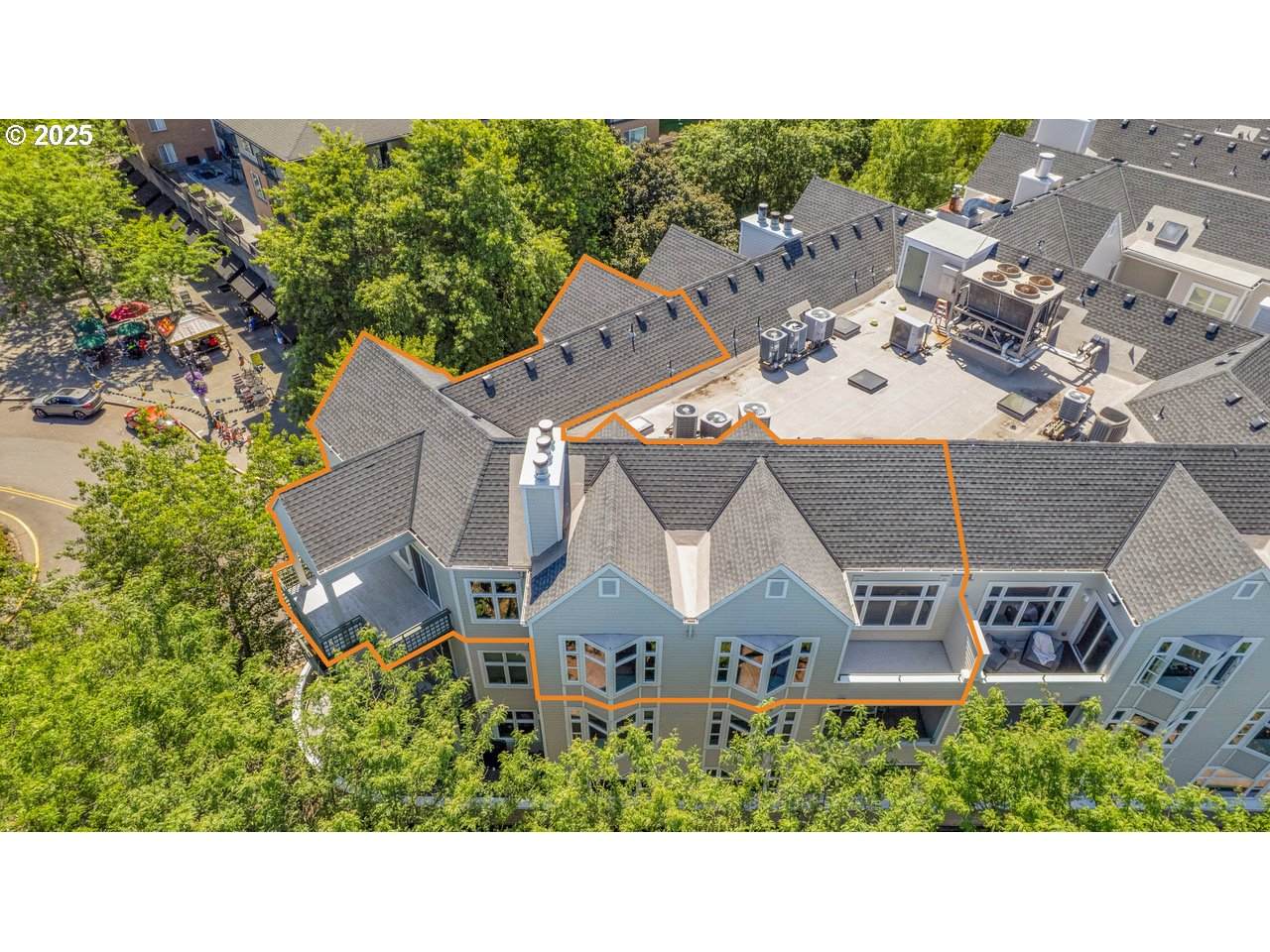 305 Montgomery St - Photo 1