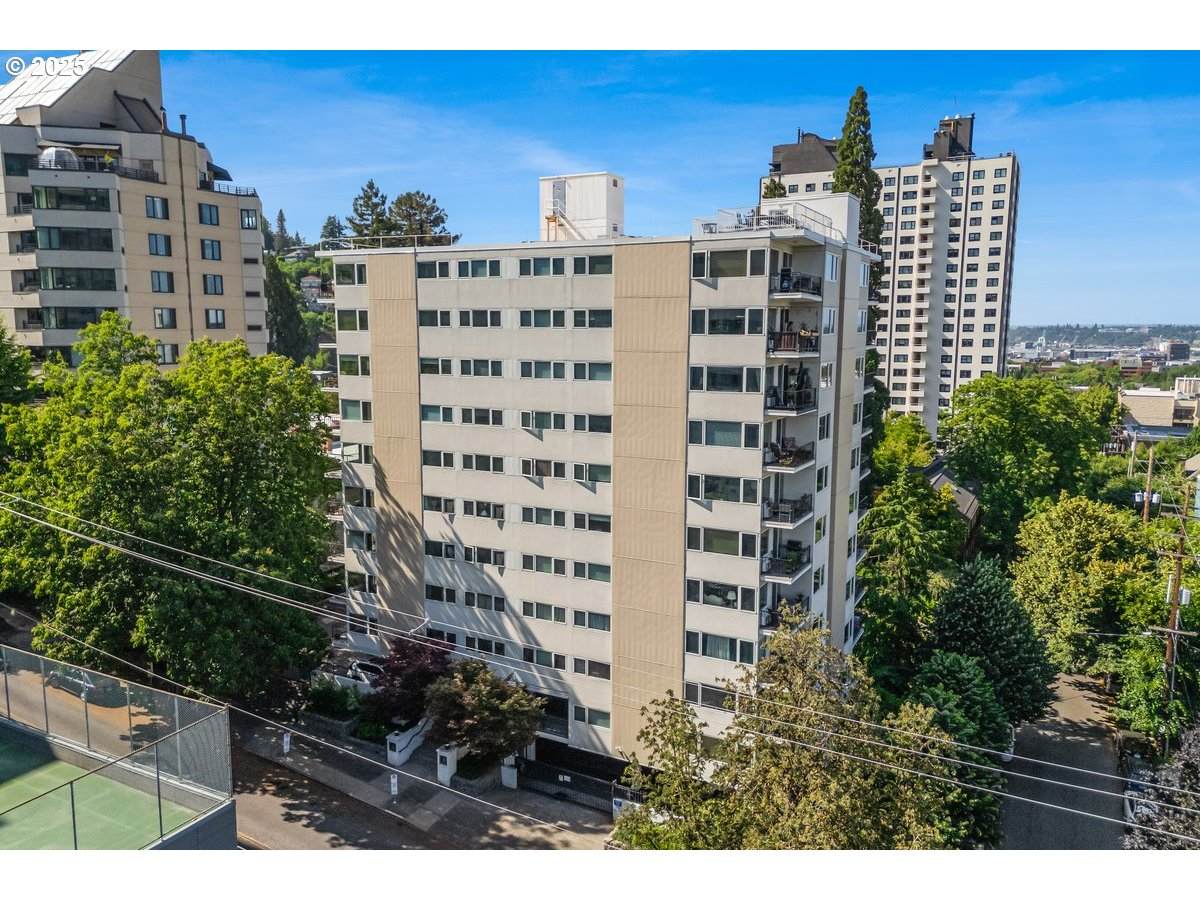 2211 Park Pl - Photo 1