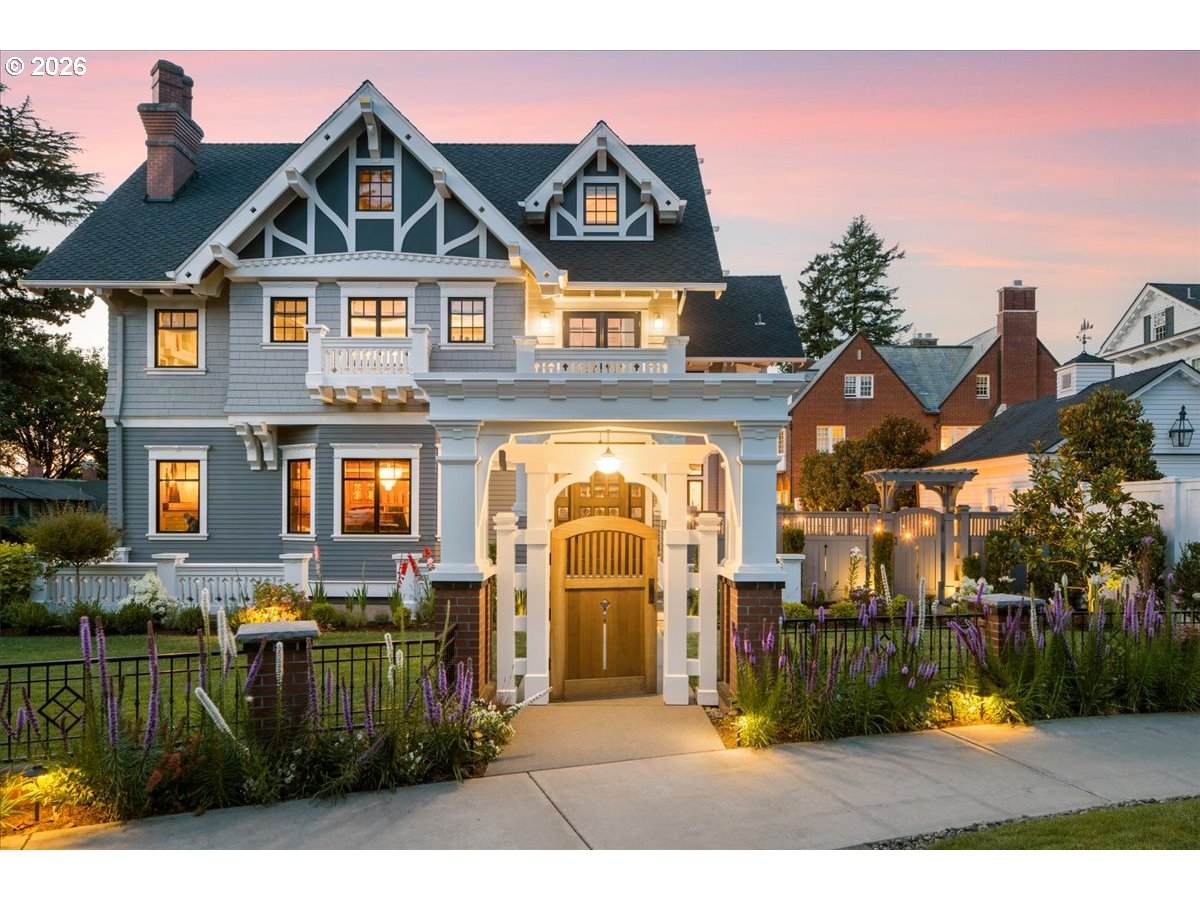 https://bt-photos.global.ssl.fastly.net/portland/orig_boomver_2_424296881-2.jpg