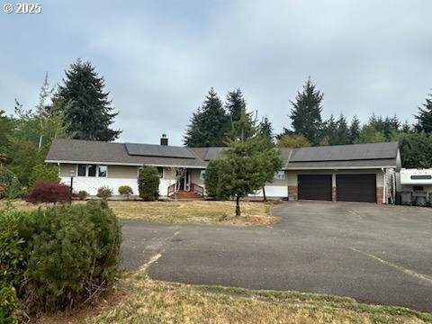 735 Mill St - Photo 1