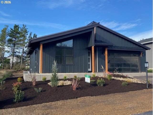 551 Meadows Dr - Photo 1