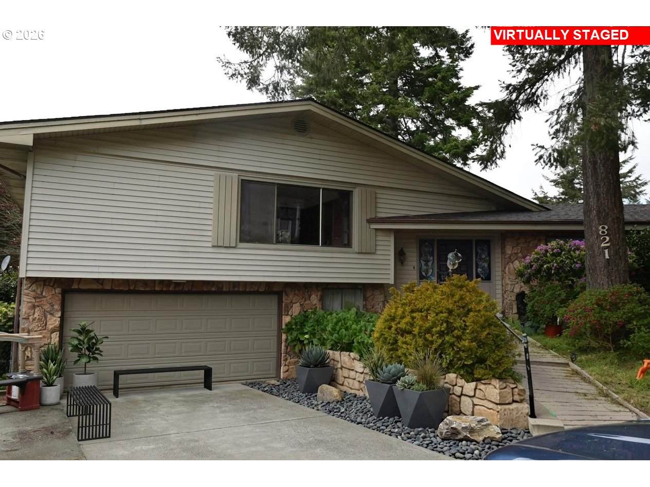 821 Paradise Ln - Photo 1