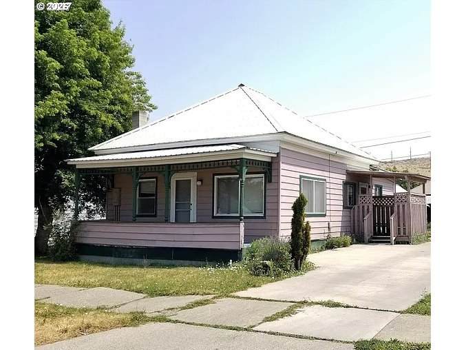 1170 Walnut St - Photo 1