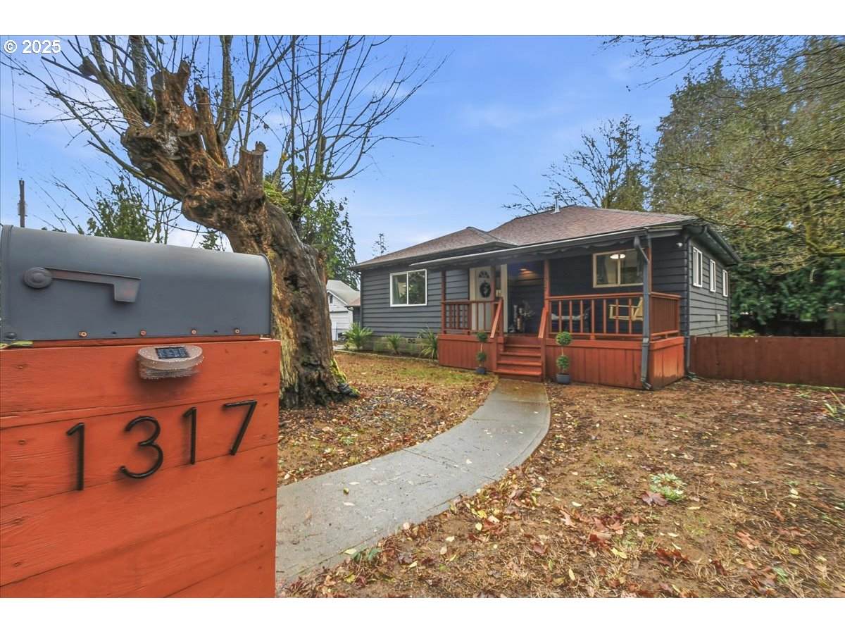 1317 Main St - Photo 1