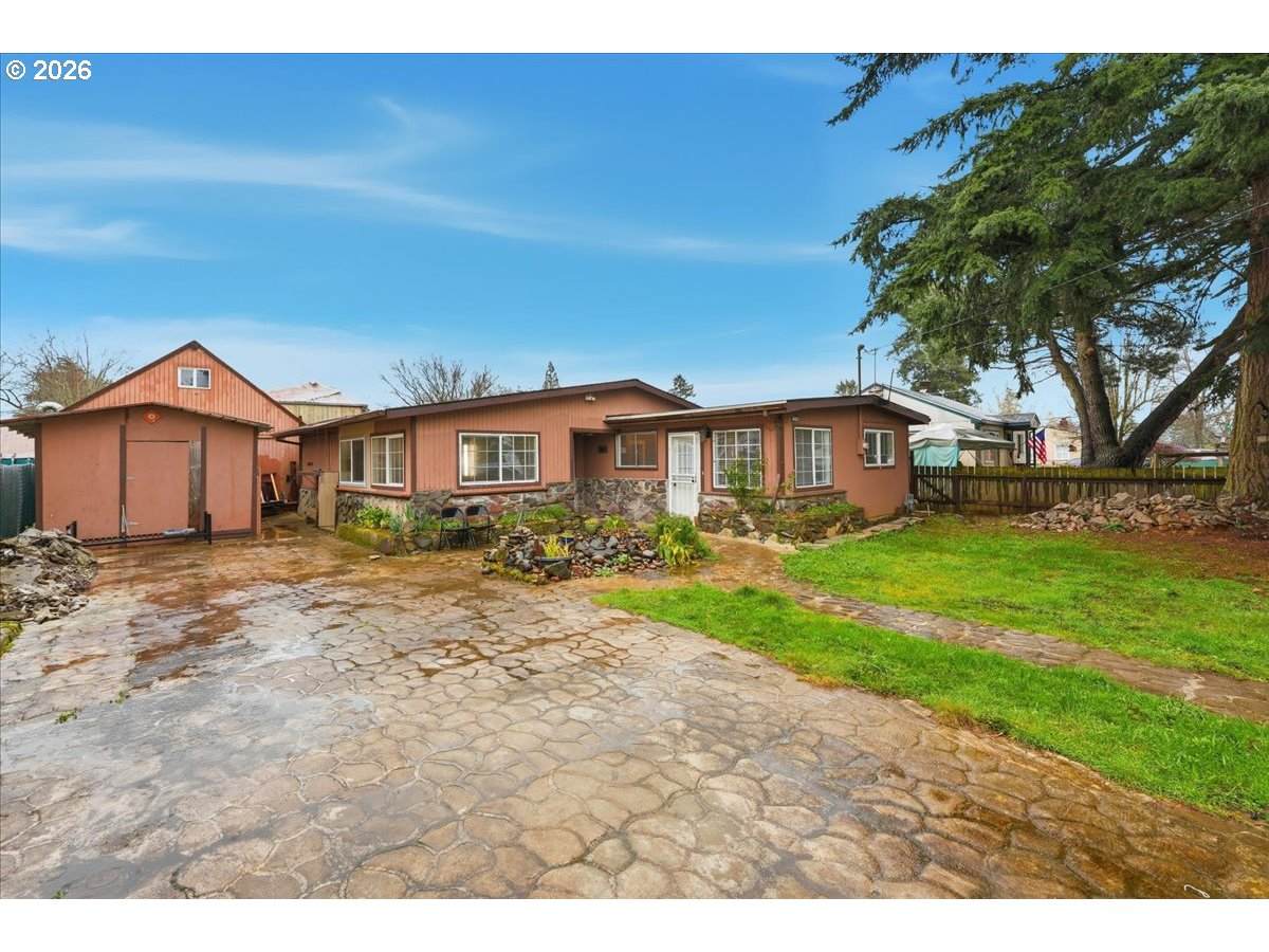 6401 Hazel St - Photo 1