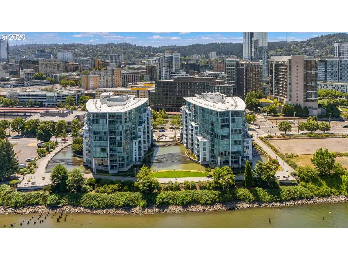 1310 Naito Pkwy - Photo 1