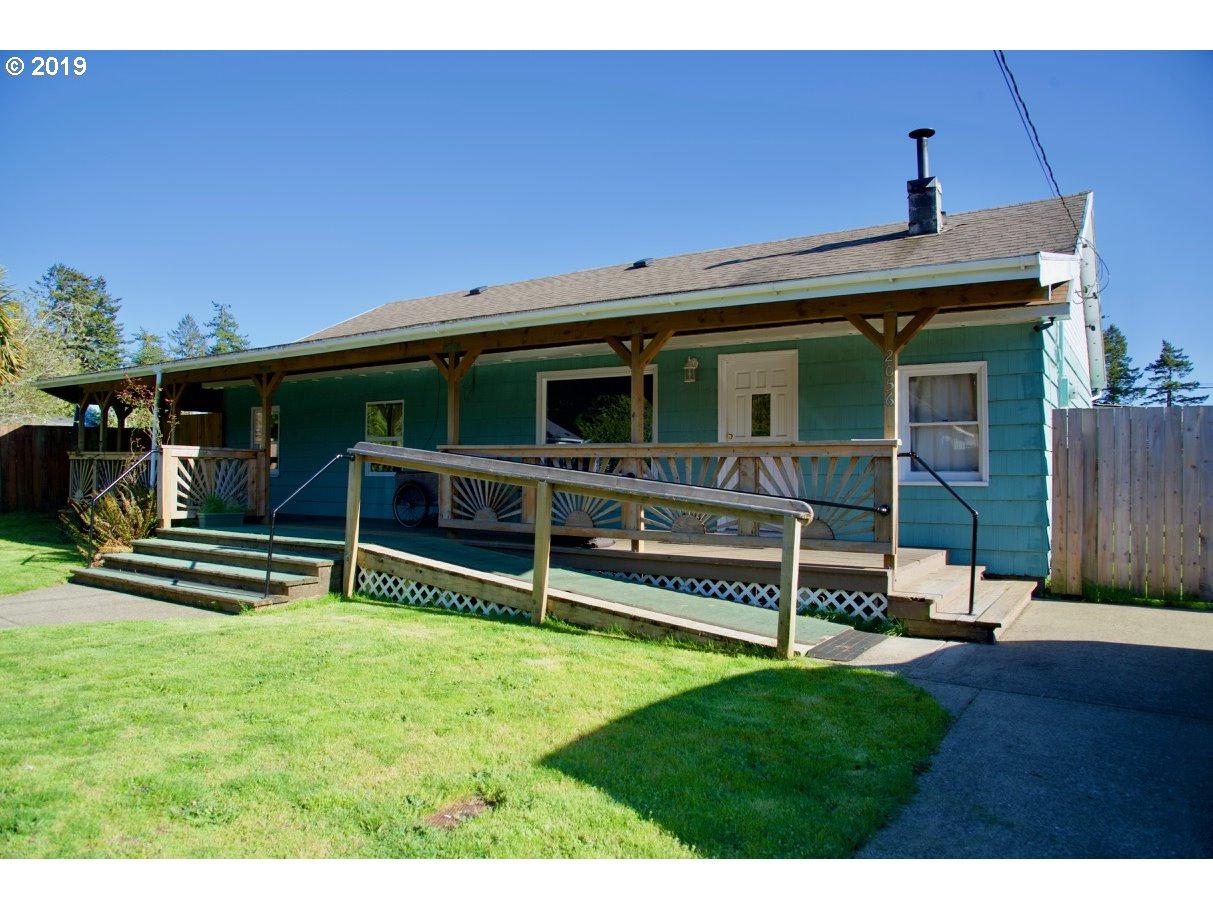 2056 10TH St - Photo 1