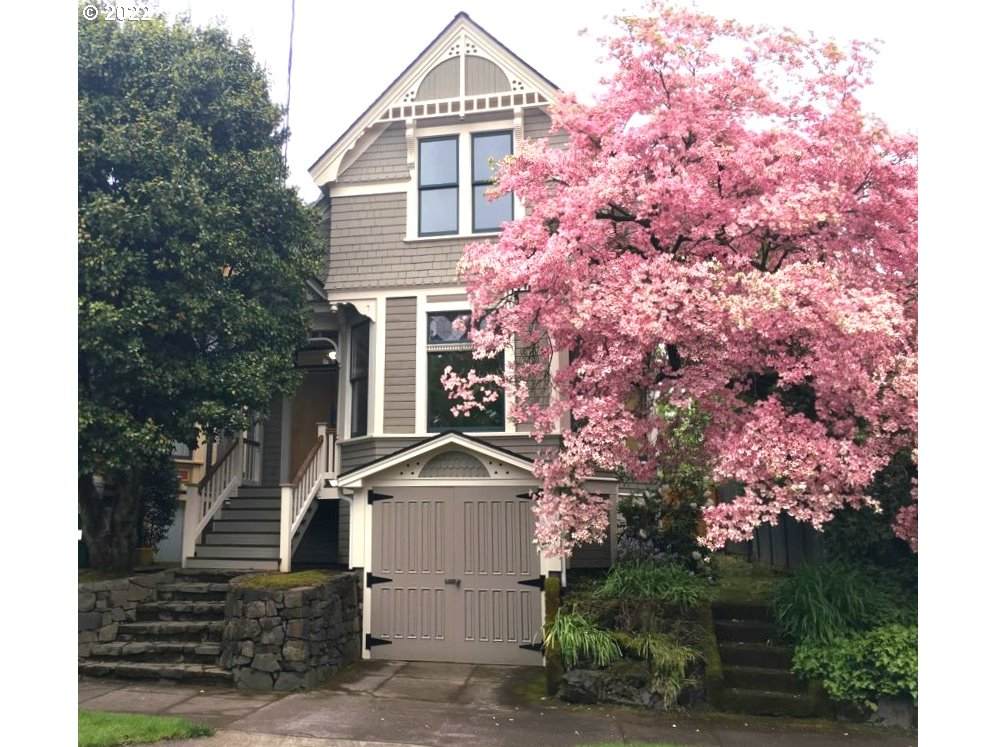 714 15TH Ave - Photo 1