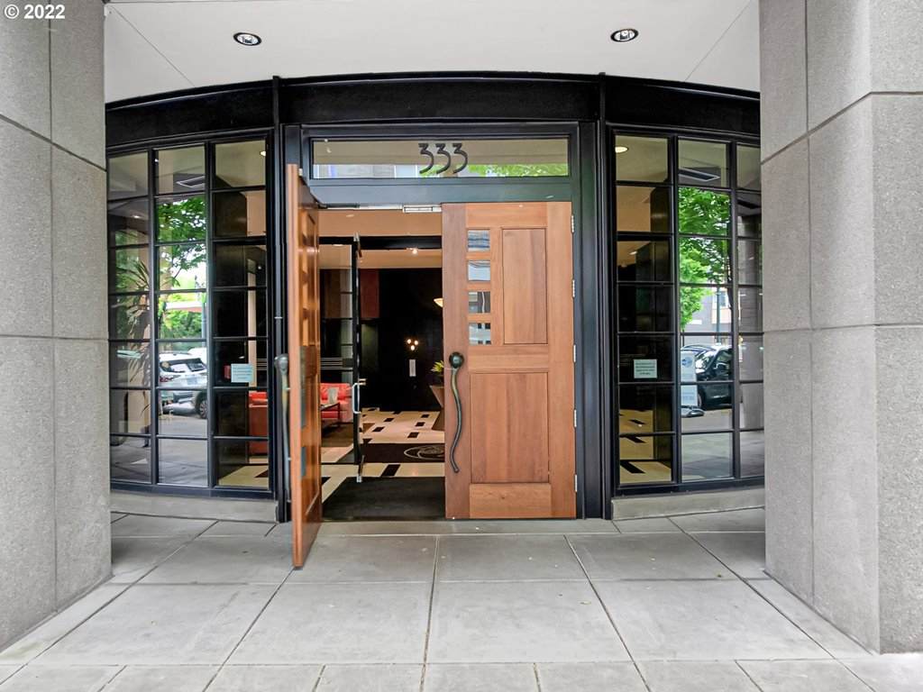 333 9TH Ave - Photo 1