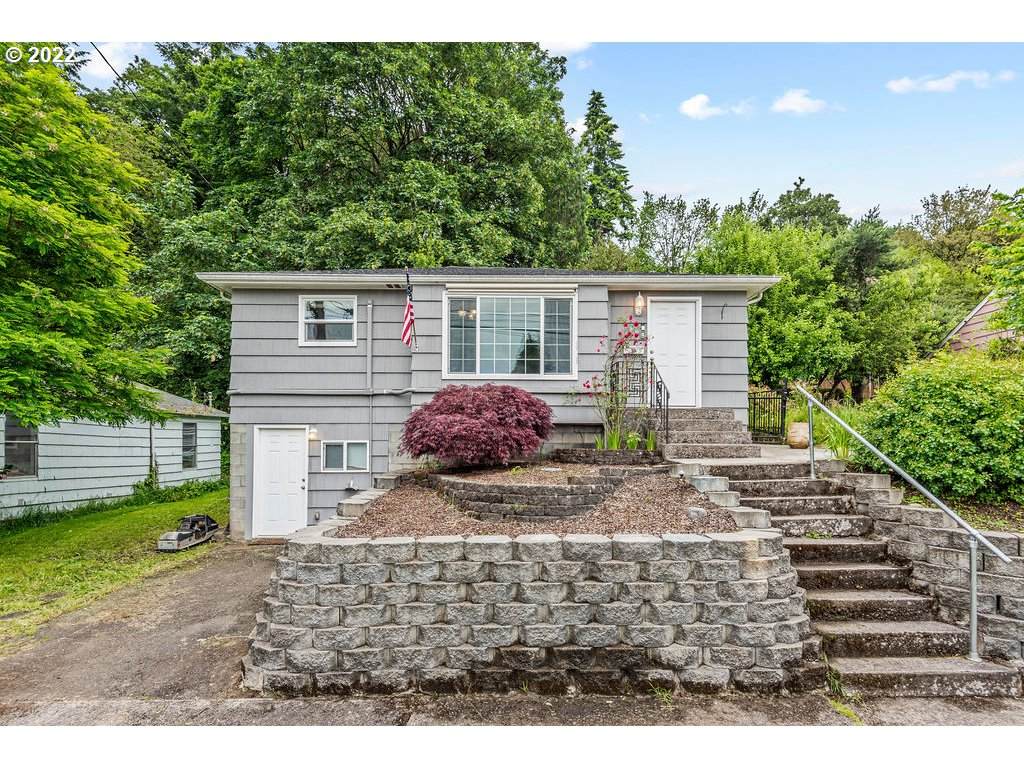 804 4TH Ave - Photo 1
