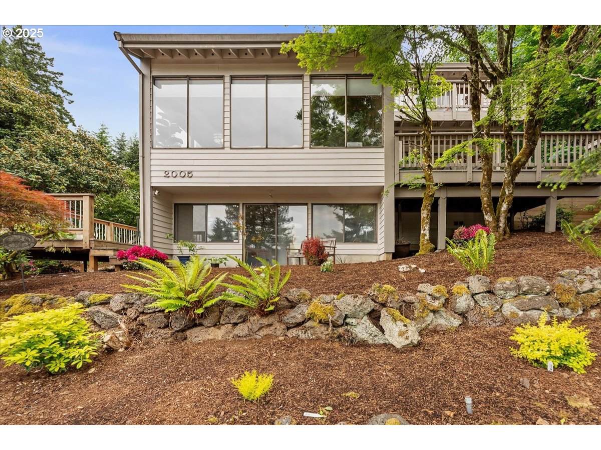 2005 Carriage Way - Photo 1