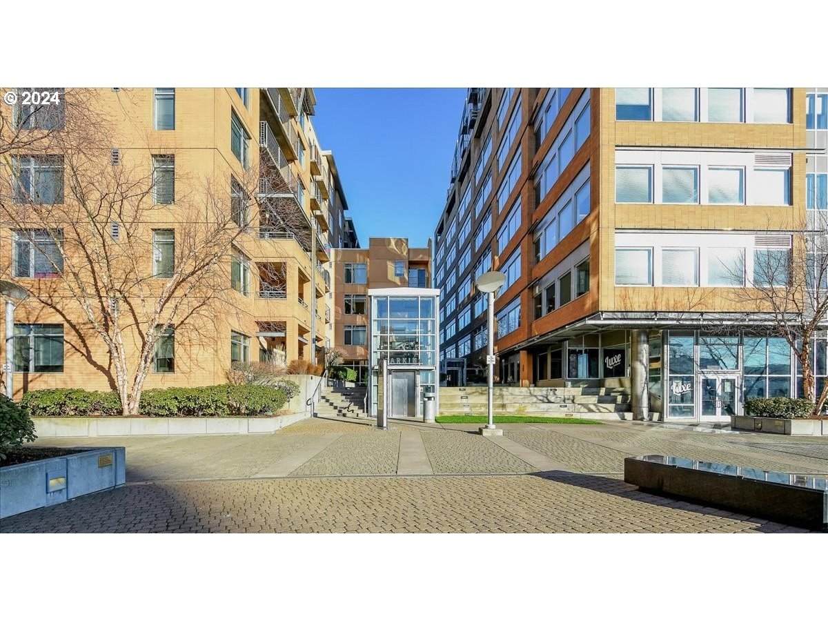 701 Columbia St - Photo 1