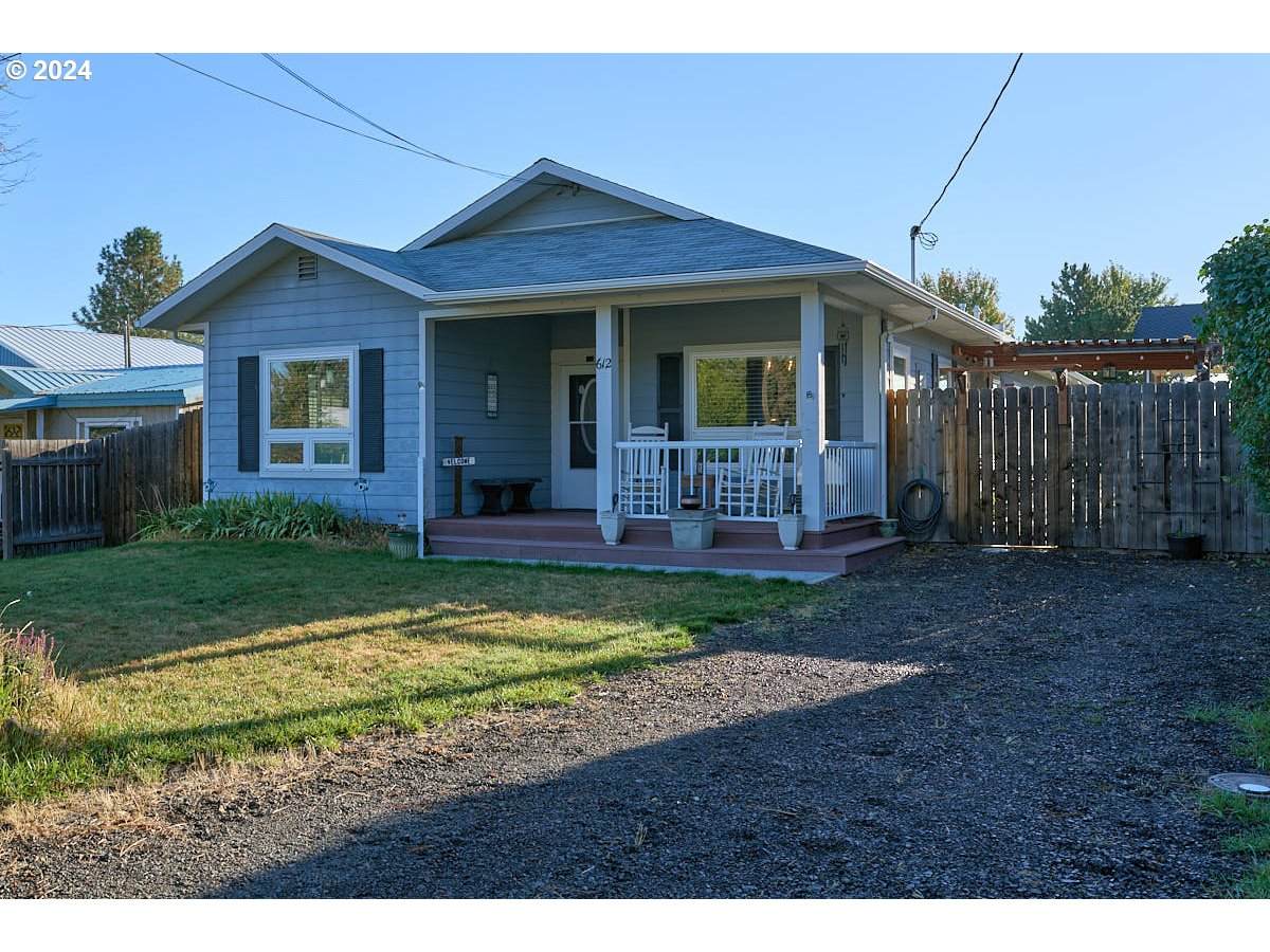 612 Mill St - Photo 1