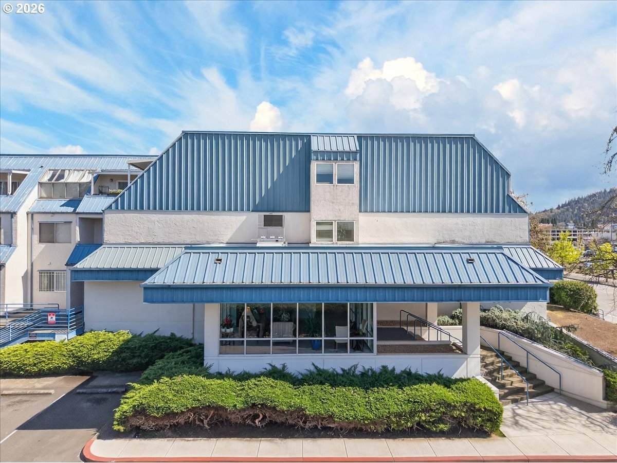 https://bt-photos.global.ssl.fastly.net/portland/orig_boomver_3_251339829-2.jpg