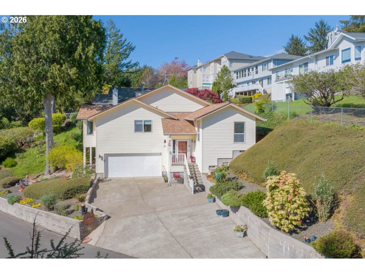 3520 Ocean View Dr - Photo 1