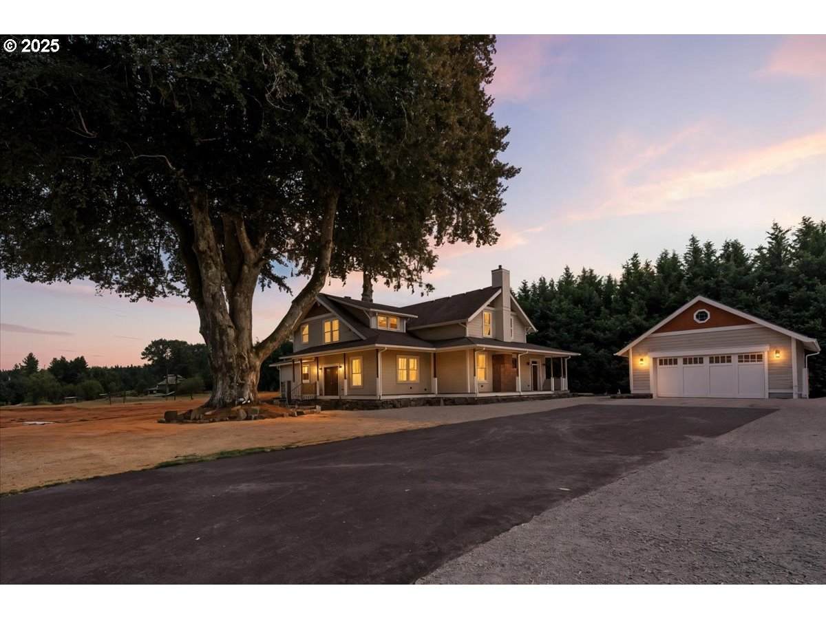 3070 Spruce Ave - Photo 1