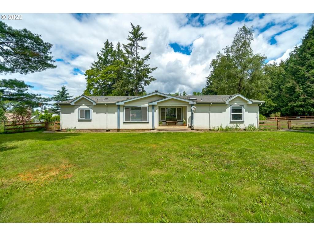 20718 83RD St - Photo 1