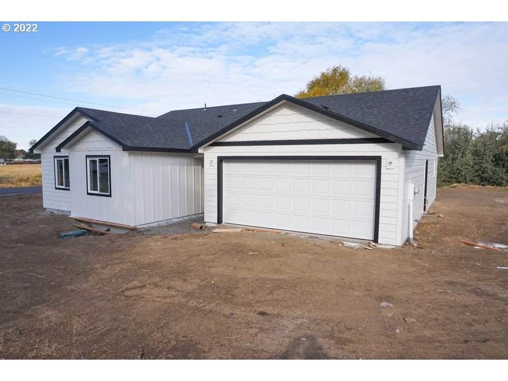 901 Newport Ave - Photo 1