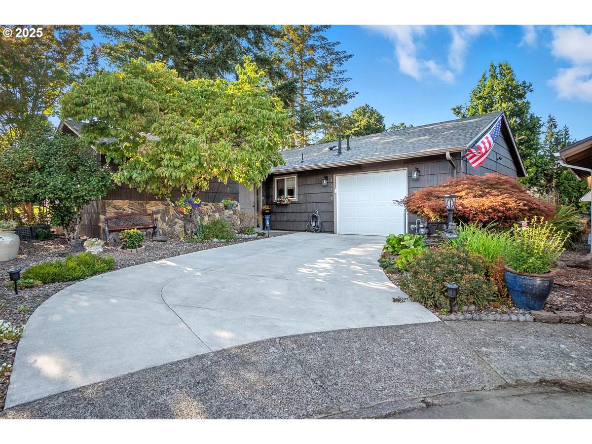 16175 Royalty Pkwy - Photo 1