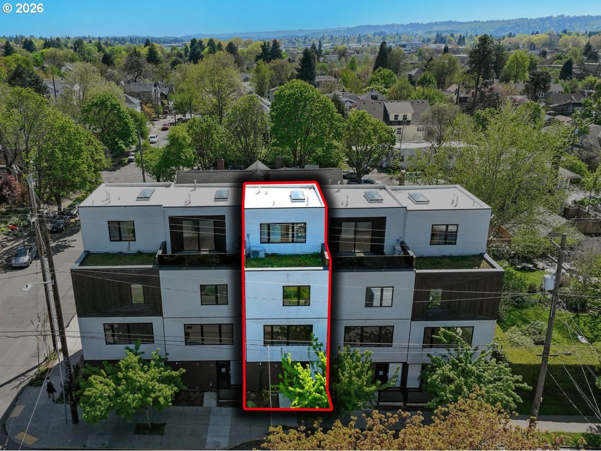 2268 Division St - Photo 1