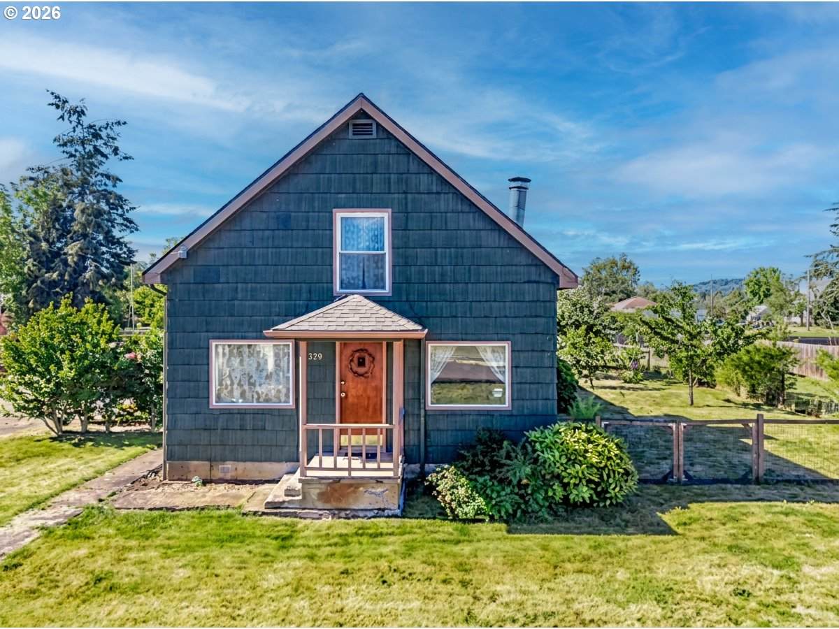 320 Blakely Ave - Photo 1