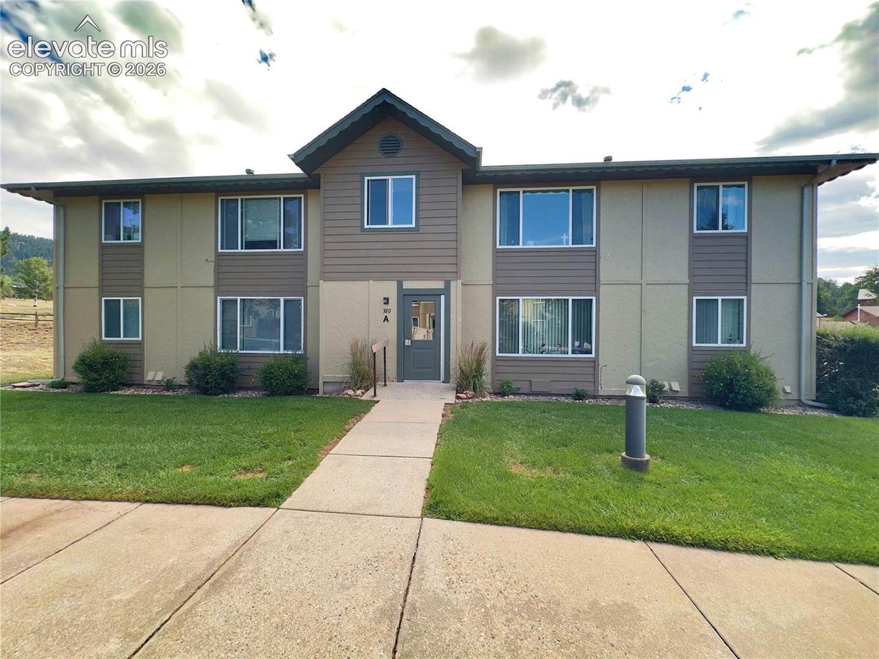 380 Paradise Circle - Photo 1