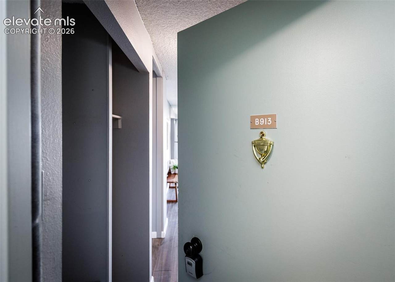 411 Lakewood Circle - Photo 1