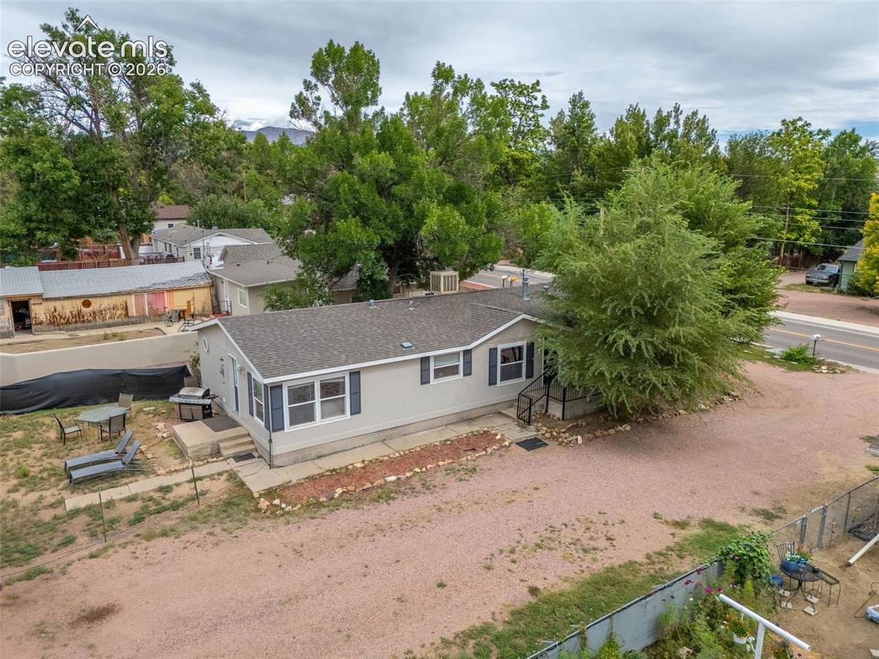 449 Raynolds Avenue - Photo 1