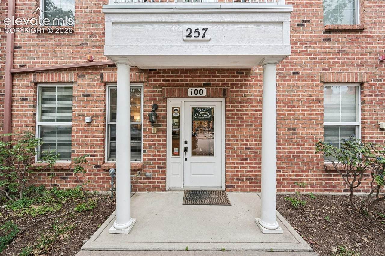 257 Fountain Boulevard - Photo 1