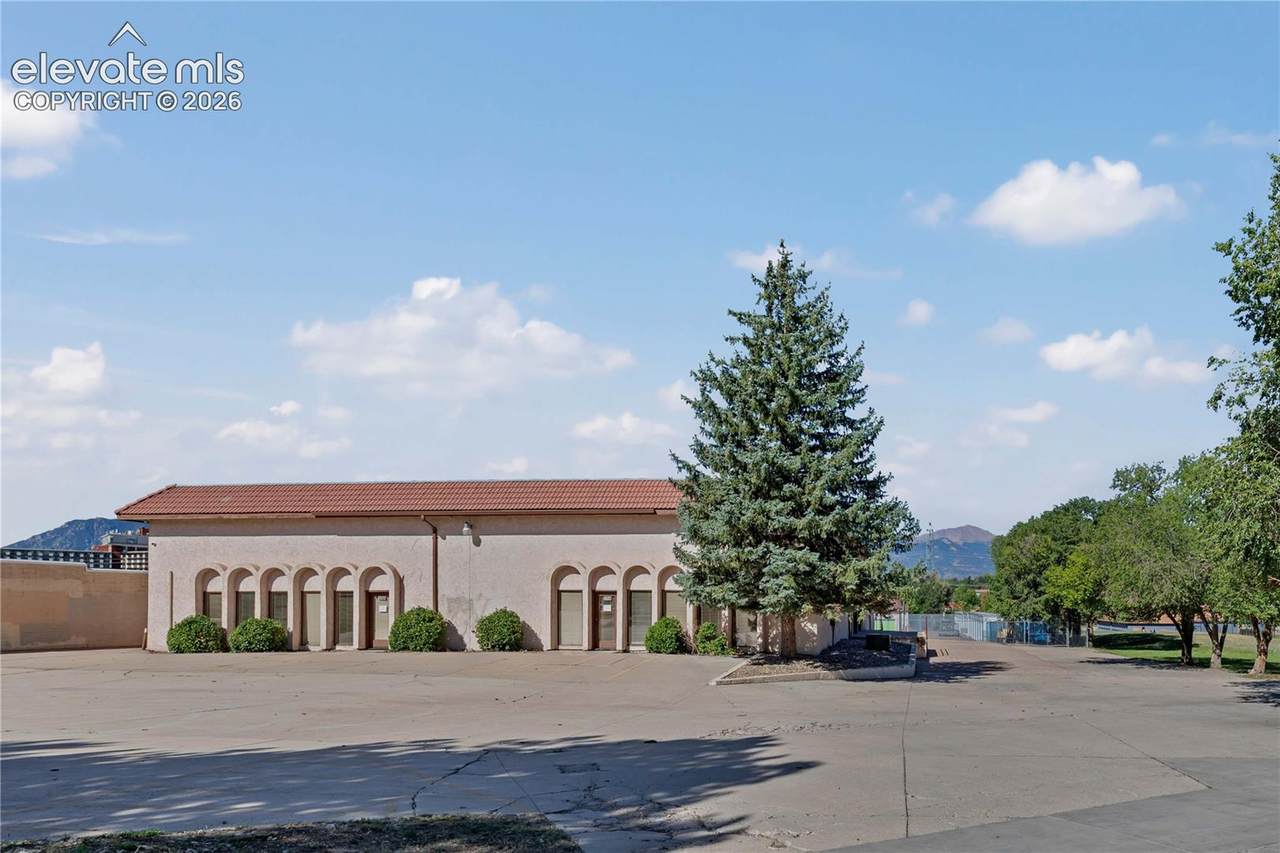 250 Ruskin Drive - Photo 1