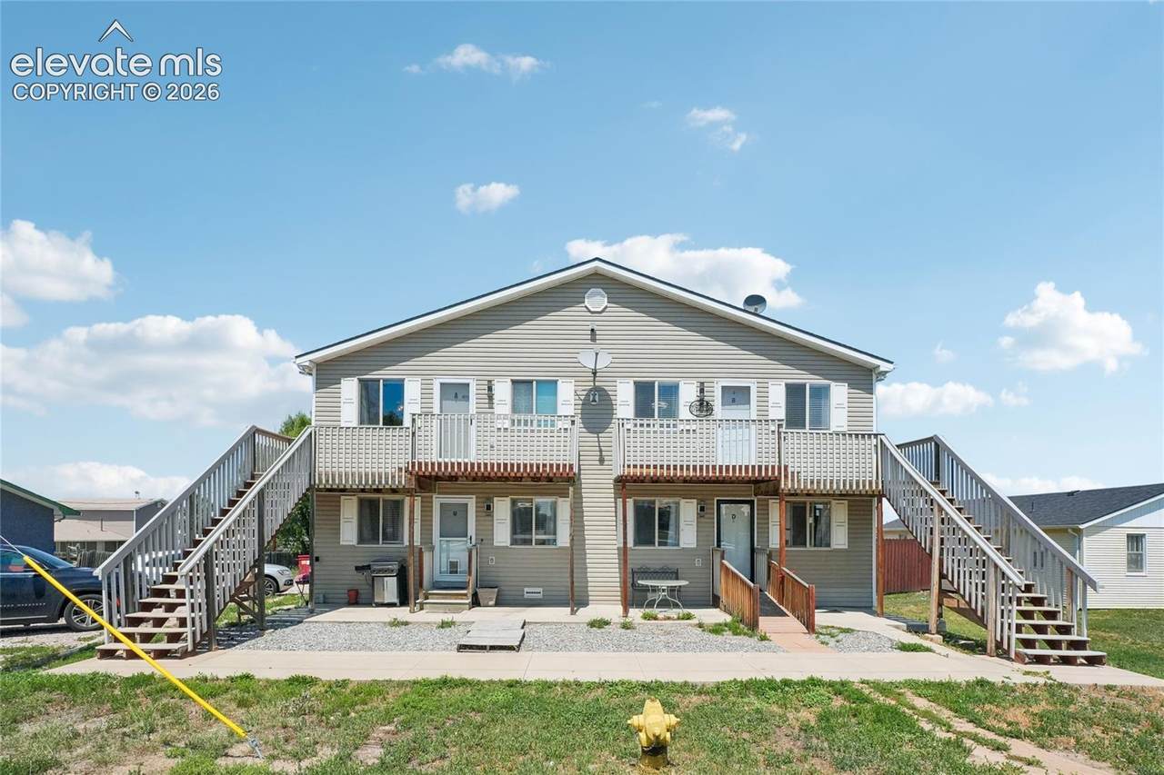 1127 8th Street - Photo 1