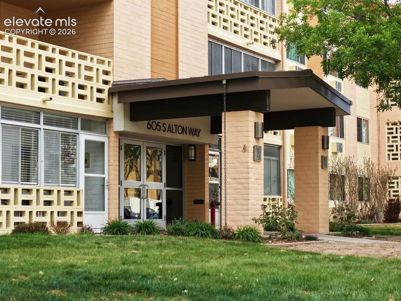605 Alton Way - Photo 1