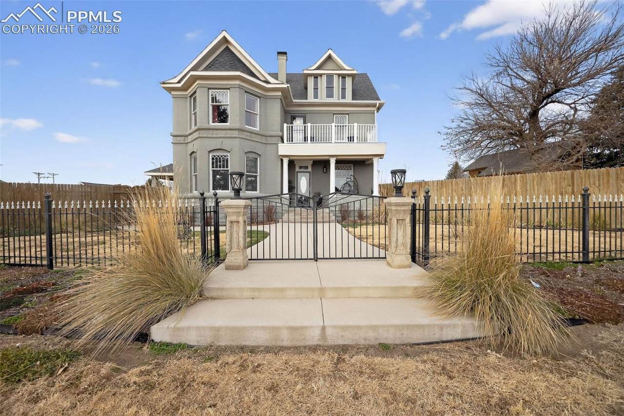 475 6th Street - Photo 1