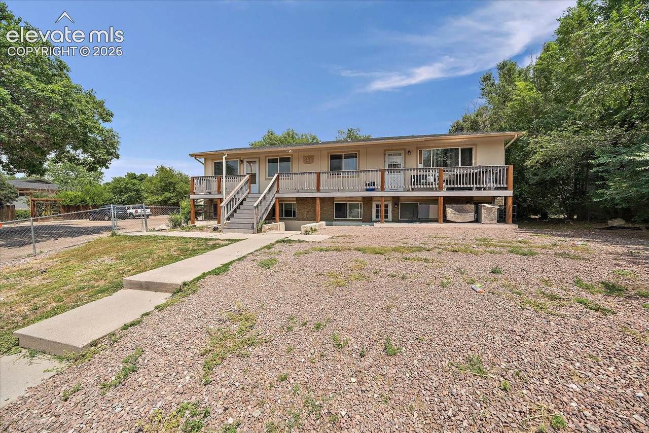 325 Bonnie Court - Photo 1