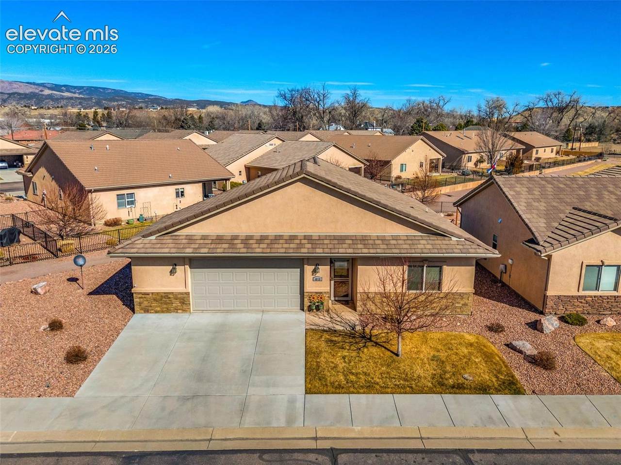 4015 Cranberry Loop - Photo 1