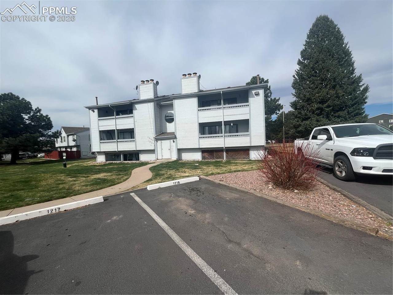 1206 Firefly Circle - Photo 1
