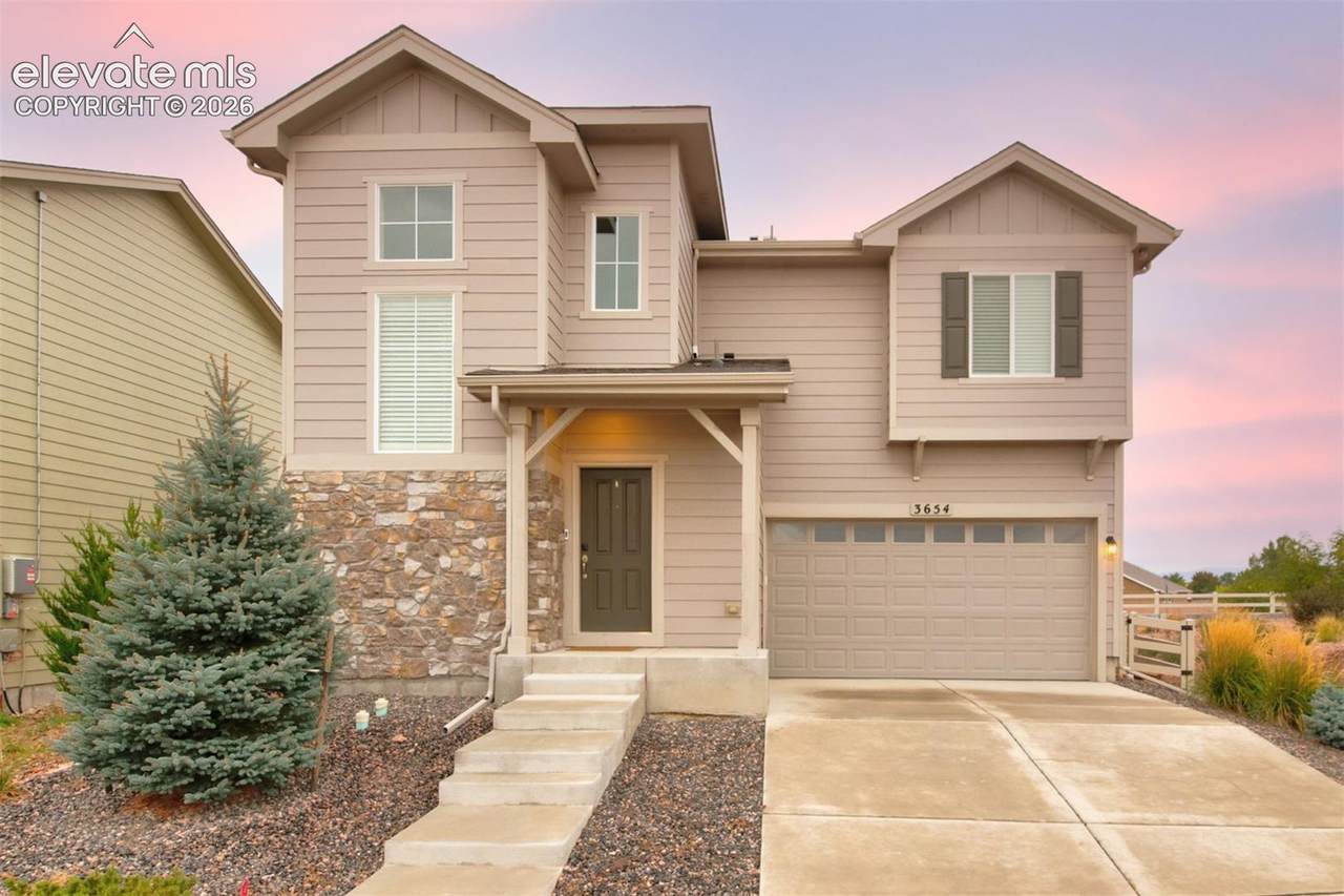 3654 Vineyard Circle - Photo 1