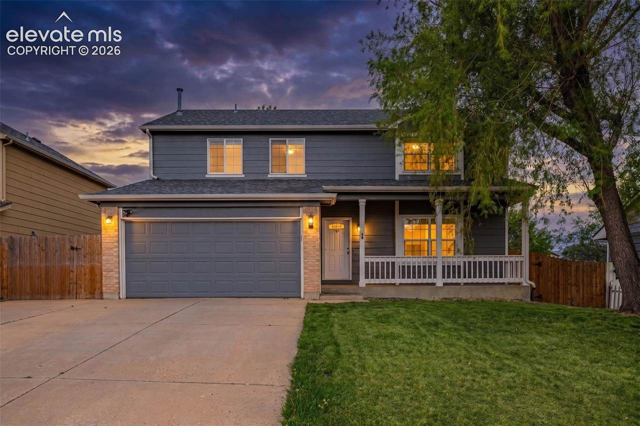 914 Daffodil Street - Photo 1