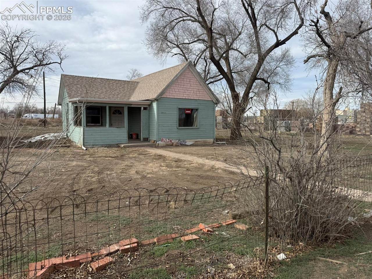 2617 Santa Fe Avenue - Photo 1