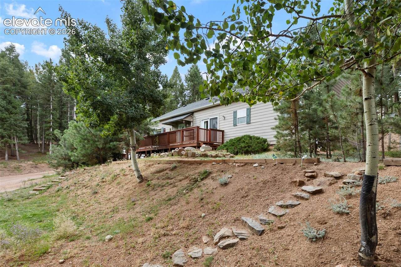 129 Kestrel Court - Photo 1