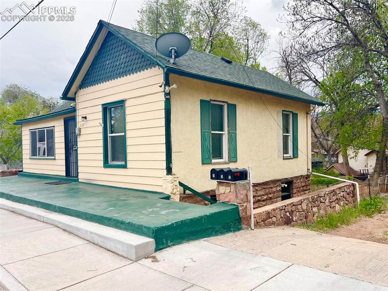 3137 Pikes Peak Avenue - Photo 1