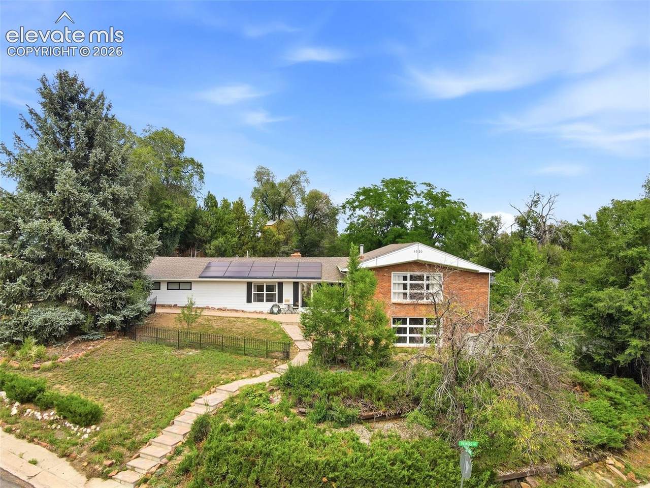1020 Venus Drive - Photo 1