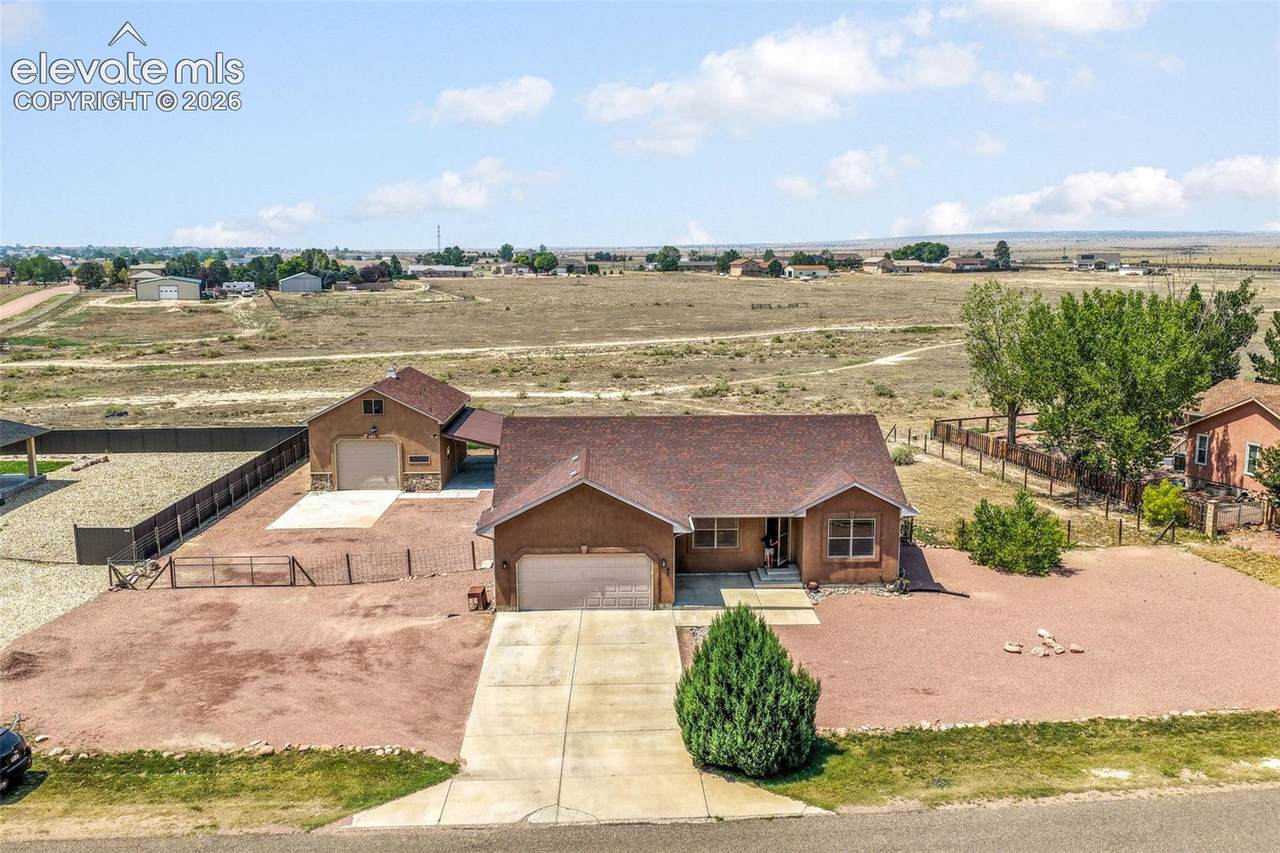 83 Golfwood Drive - Photo 1
