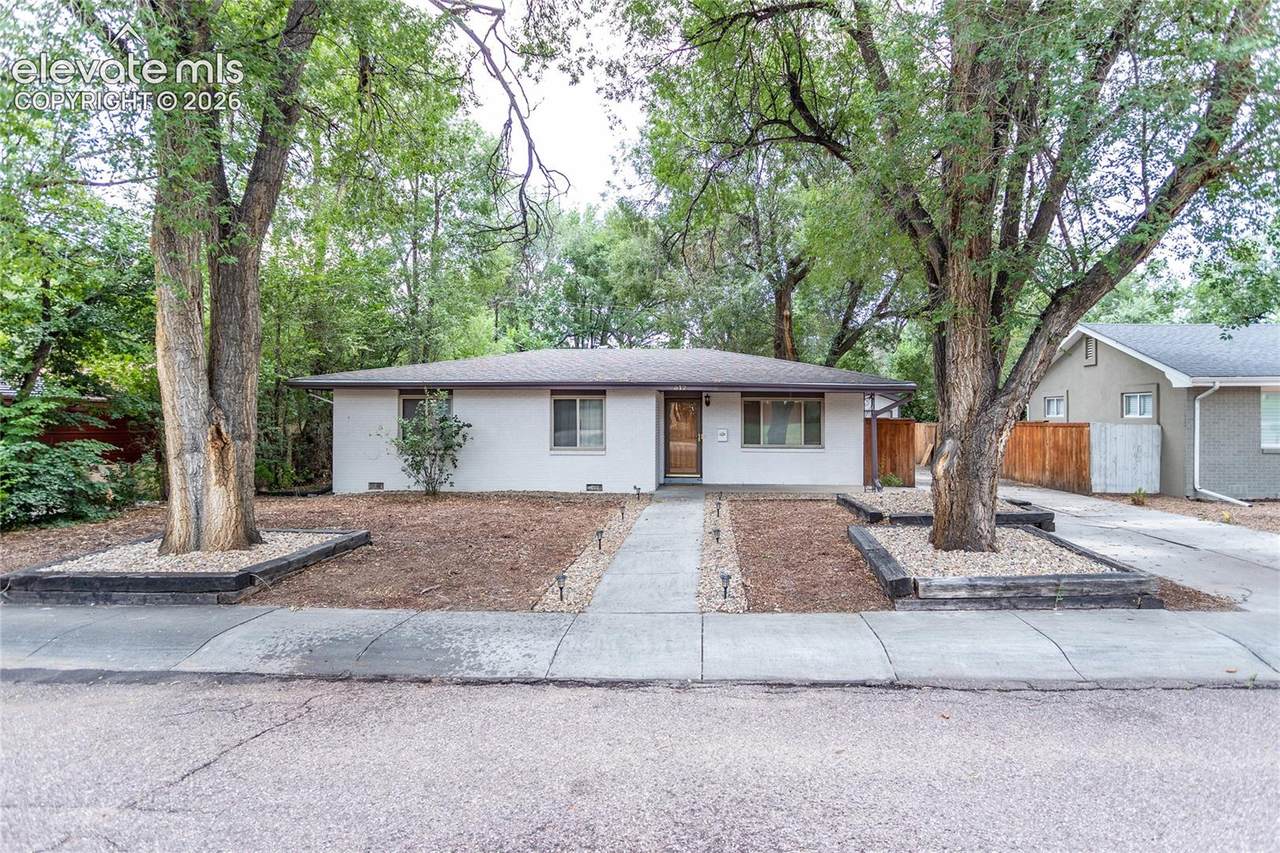 317 Laclede Avenue - Photo 1