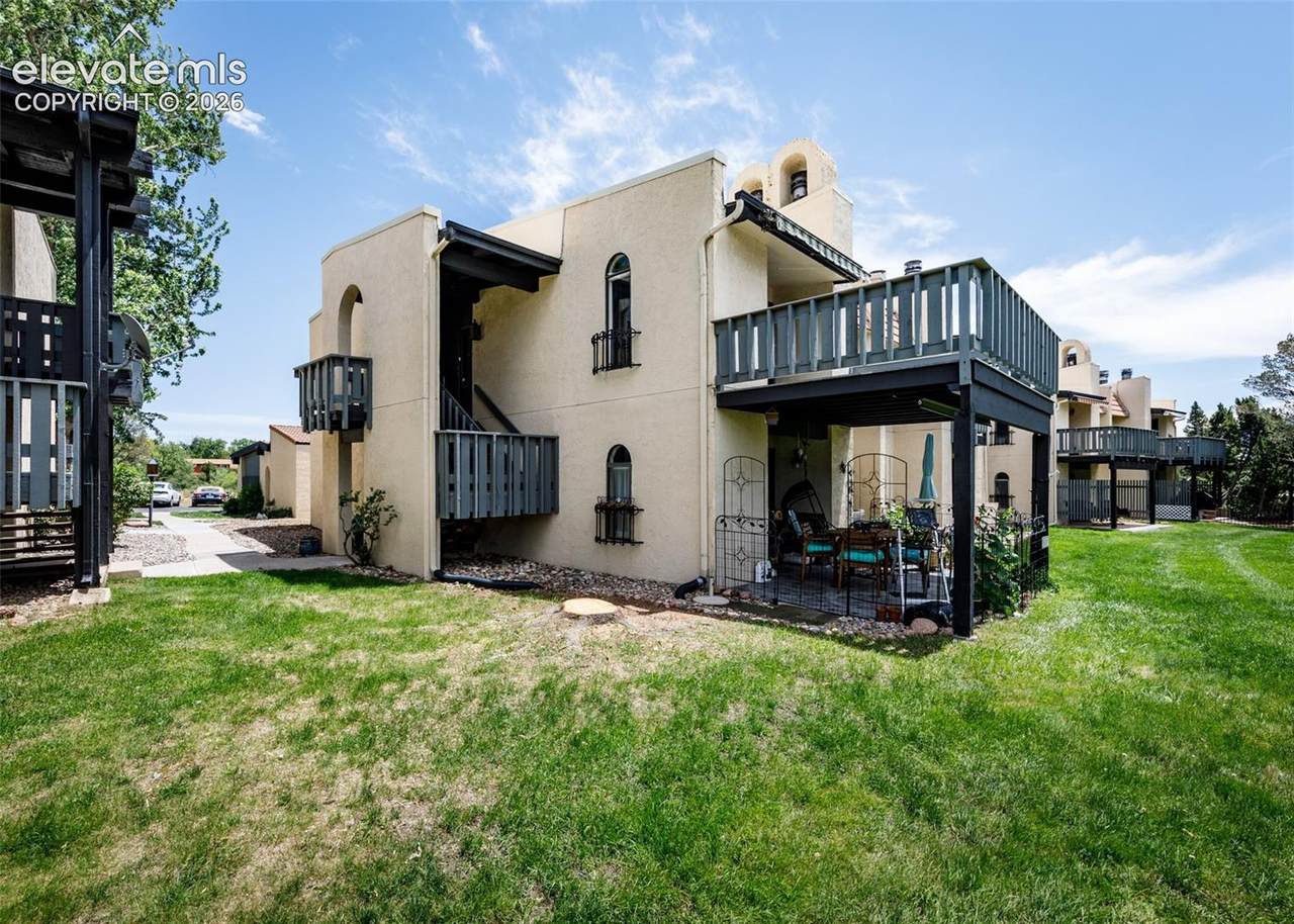 1034 Fontmore Road - Photo 1